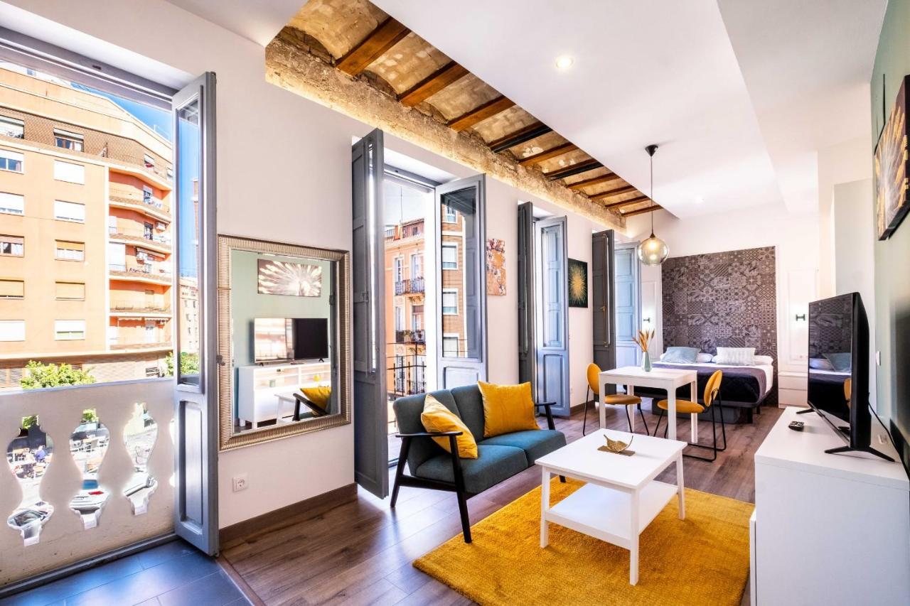 Appartement Beautifully Designed With Lots Of Natural Light *